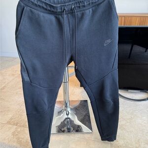 Nike Men's Black Jogger Pants